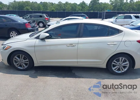 2017 Hyundai Elantra Value Edition z USA, uszkodzony, nr VIN 5NPD84LF5HH145597
